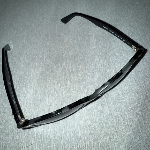 Ray Ban women’s sunglasses black and grey - Picture 3 of 7